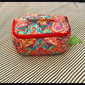 💚❤️💙💛 SALE**Vera Bradley Red Hipster Duffle Bag